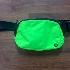 Lululemon everywhere belt